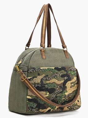 America & Beyond Green Beaded Jet Set Camo Travel Tote Bag Overnight